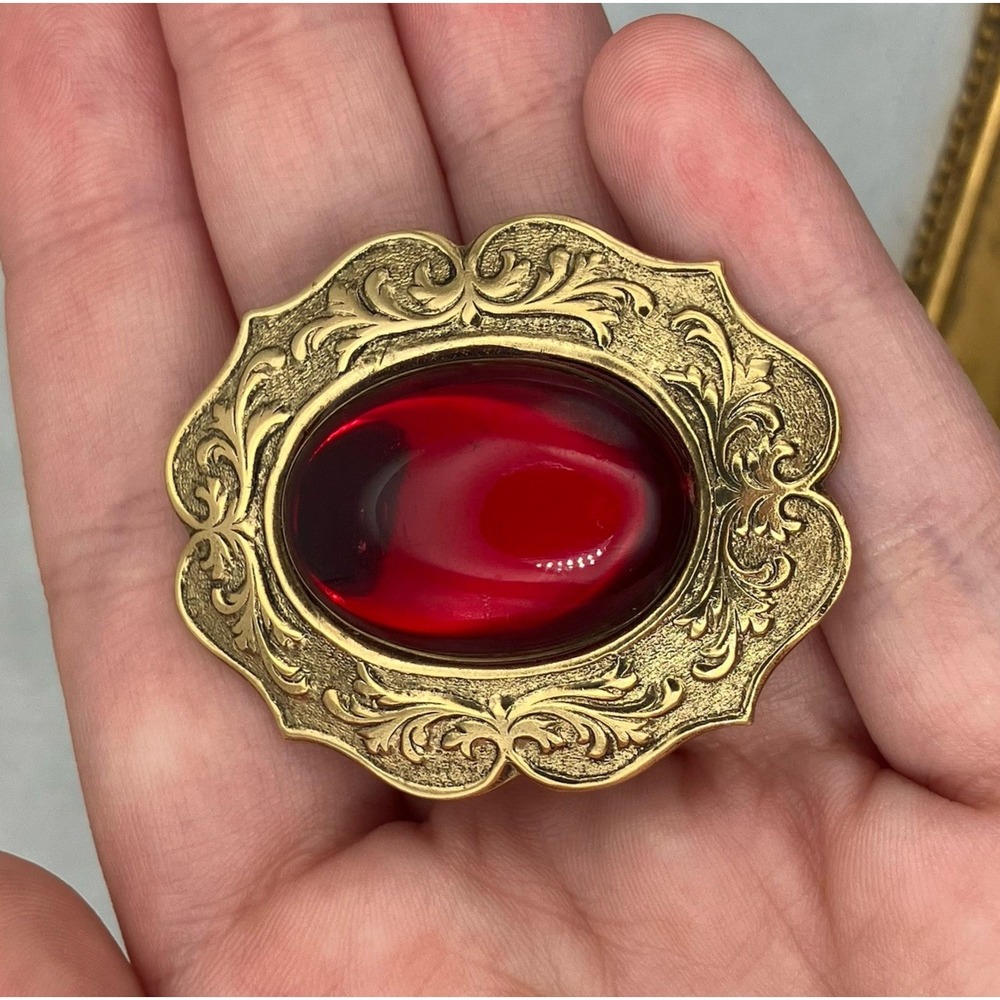 Vtg Red Glass Oval Cabochon Gold Tone Ornate Frame Statement Brooch Pin Royal